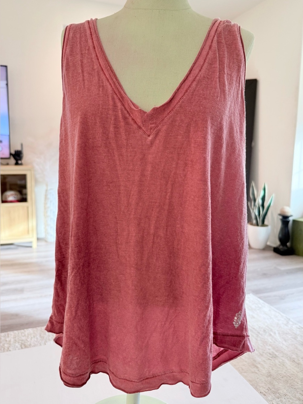 Free People Movement flowy relaxed tank top Washed Rose VNeck Size Medium